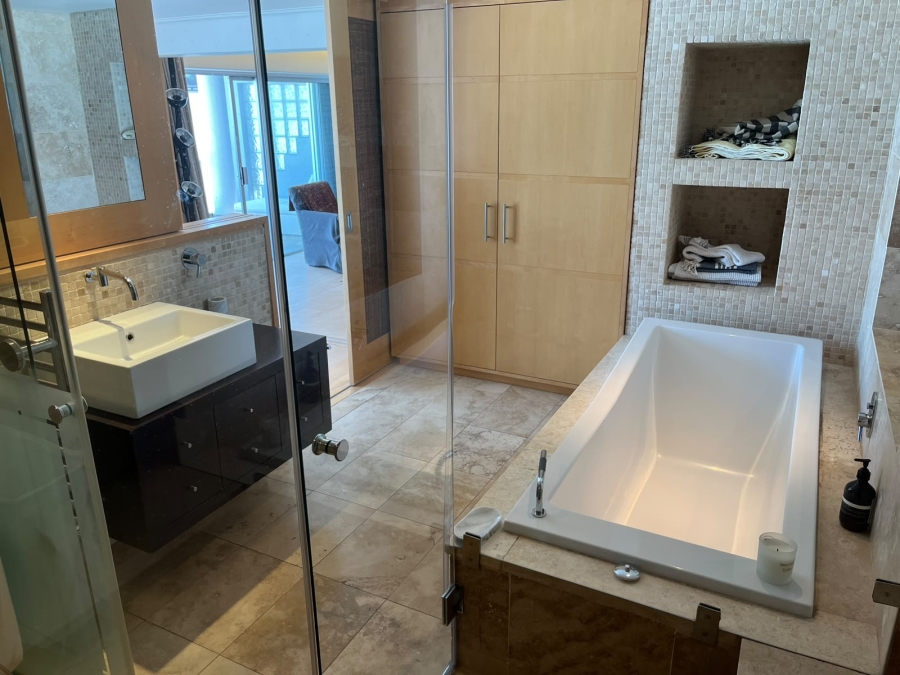 To Let 2 Bedroom Property for Rent in Bantry Bay Western Cape